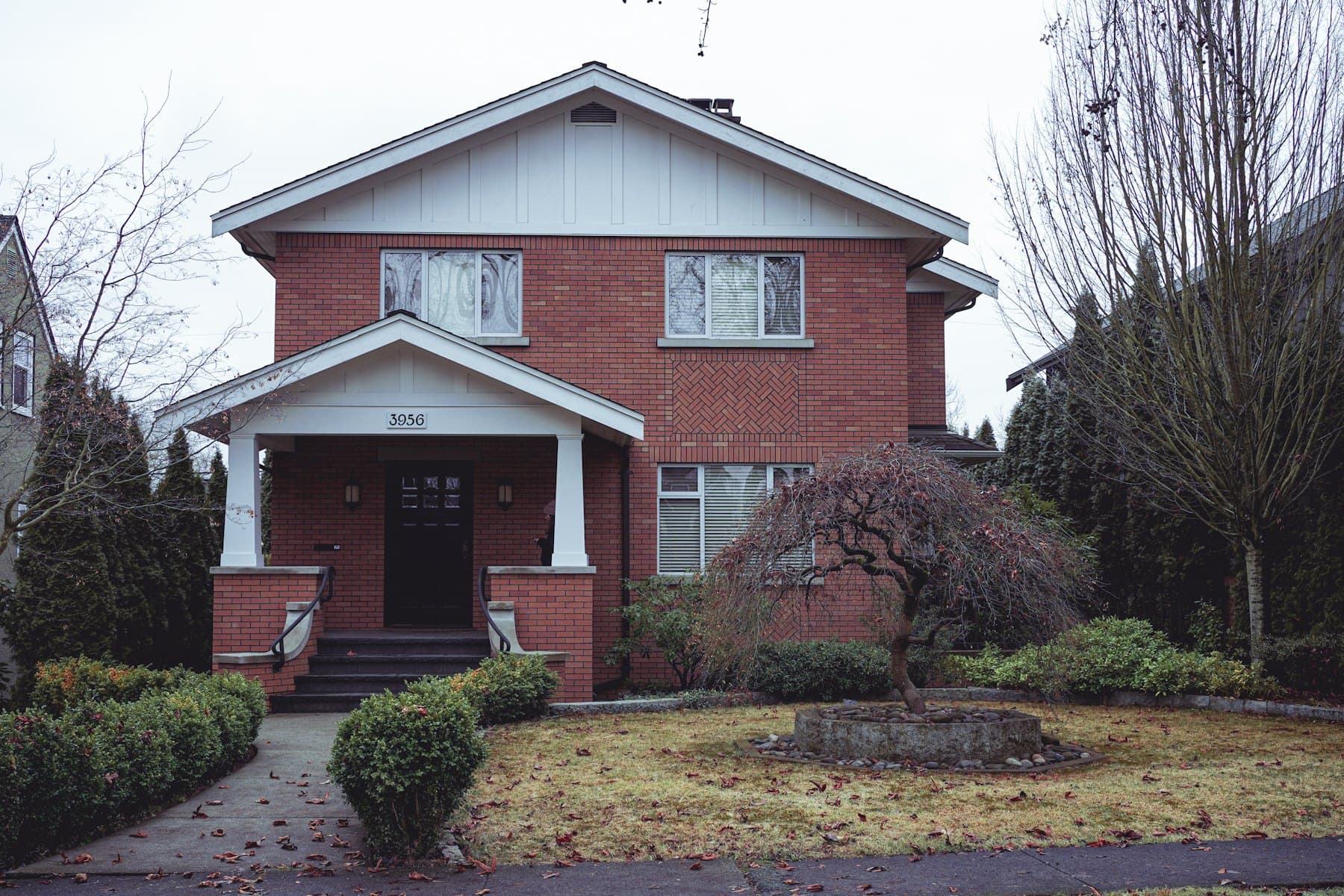 136 Menzies Street, James Bay